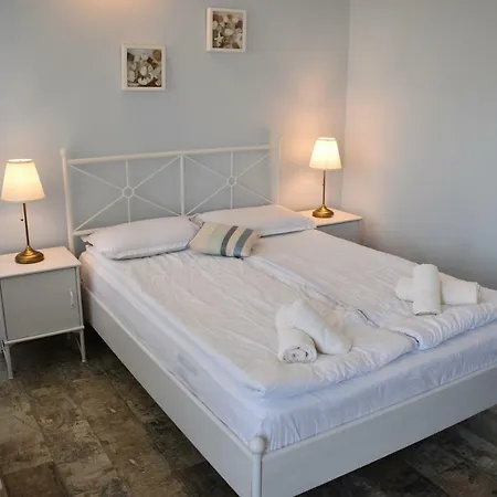 синя луна Lozenets