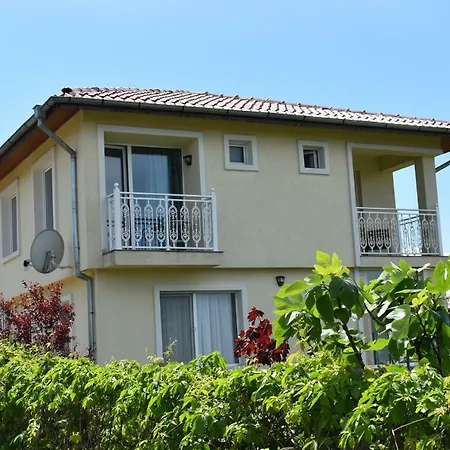 синя луна Penzion Lozenec