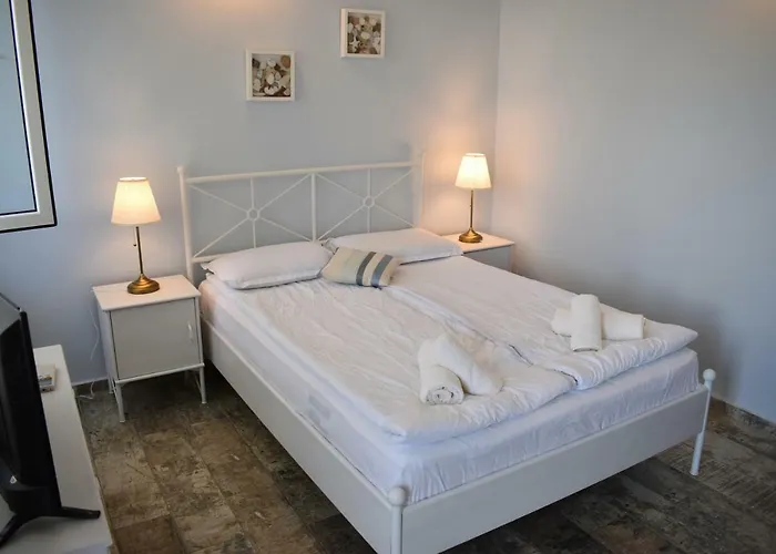 синя луна Lozenec