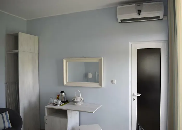 синя луна 4*