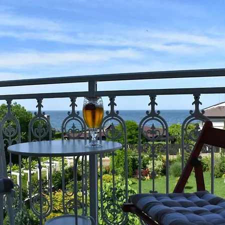 синя луна 4*