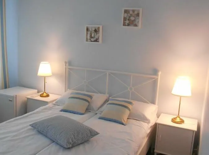 синя луна Maison d'hôtes 4*